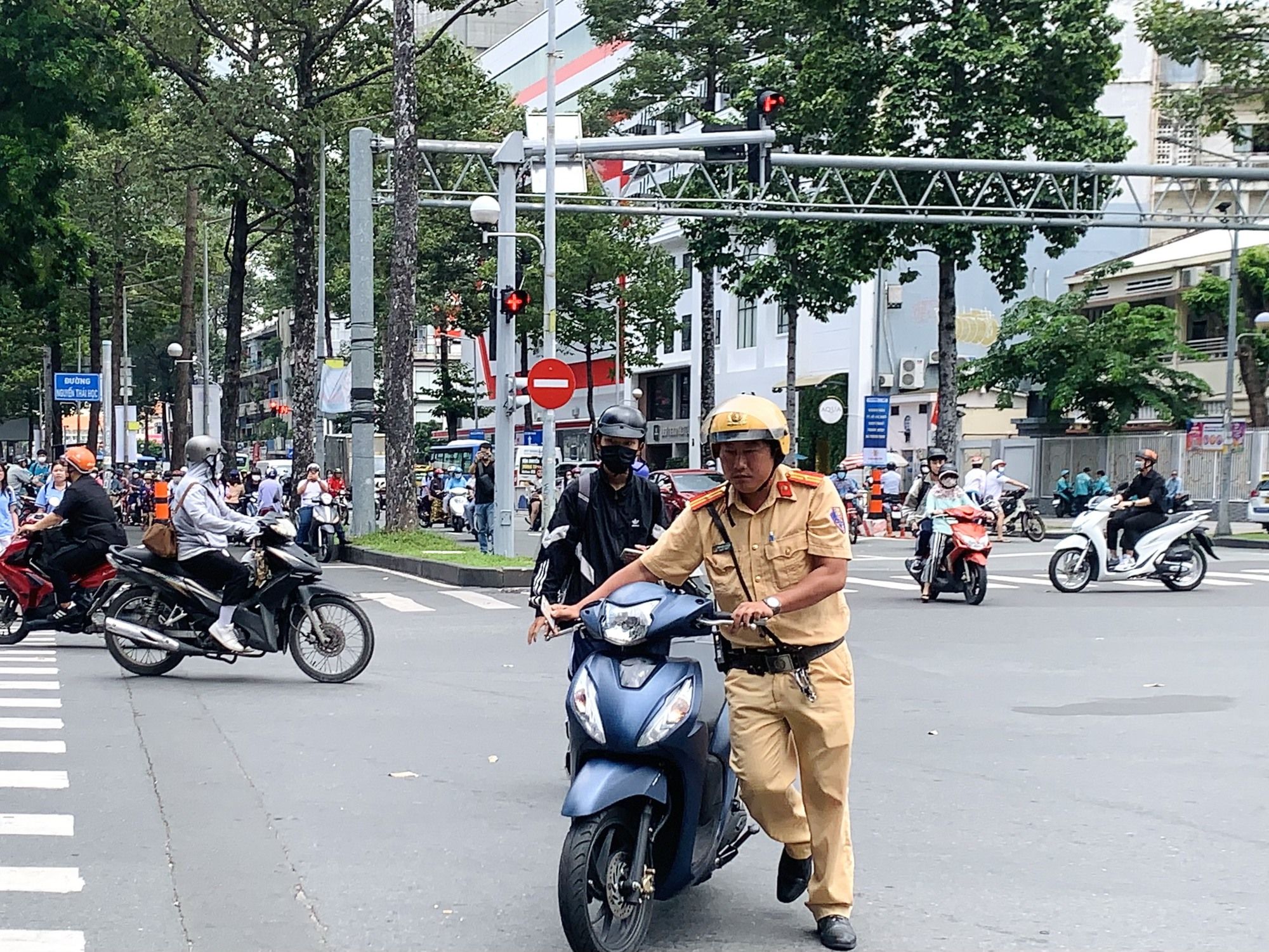 Dù không trực tiếp điều khiển phương tiện, chủ xe có trách nhiệm hợp tác với cơ quan chức năng để xác minh người vi phạm